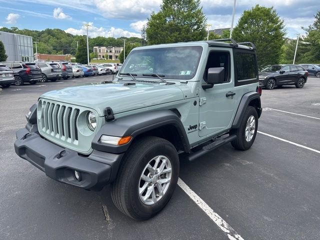 Used 2023 Jeep Wrangler Sport AWD/4WD video 1