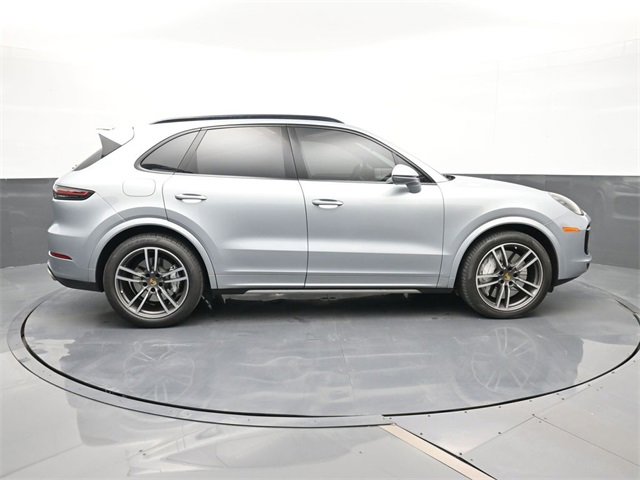 Used 2020 Porsche Cayenne Turbo image 22
