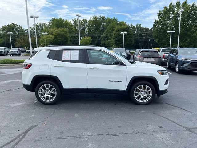Used 2023 Jeep Compass Latitude AWD/4WD image 5