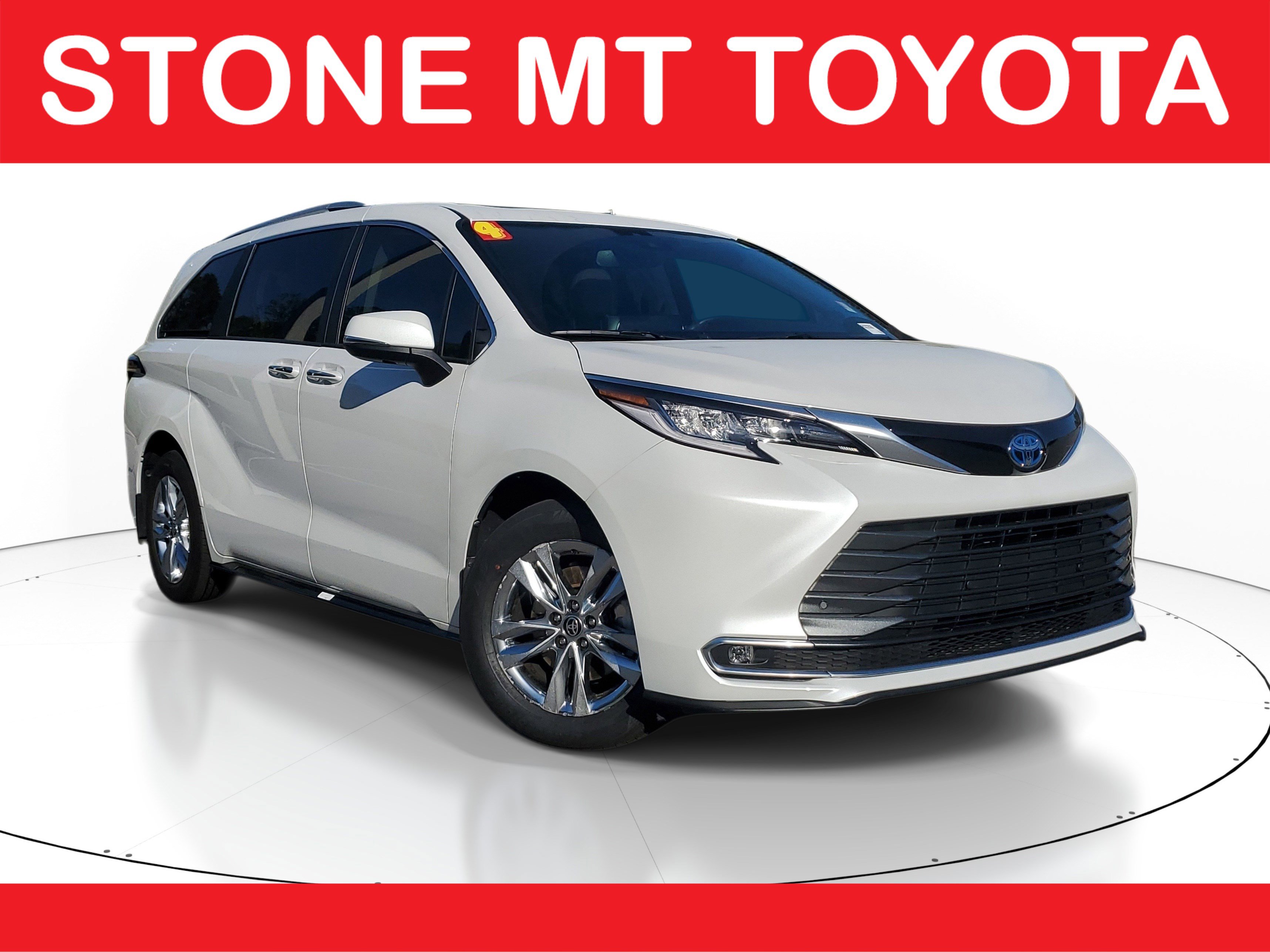 Used 2024 Toyota Sienna Limited FWD image 1