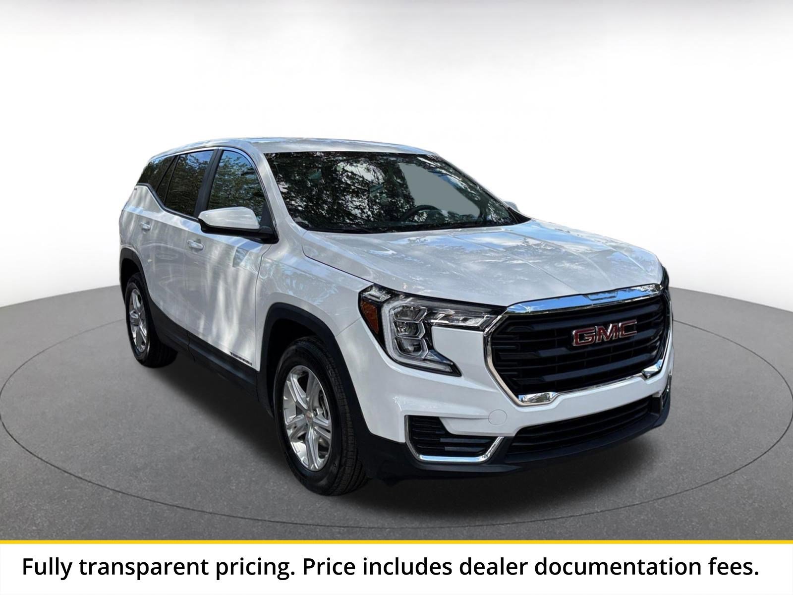 Used 2024 GMC Terrain SLE FWD image 1