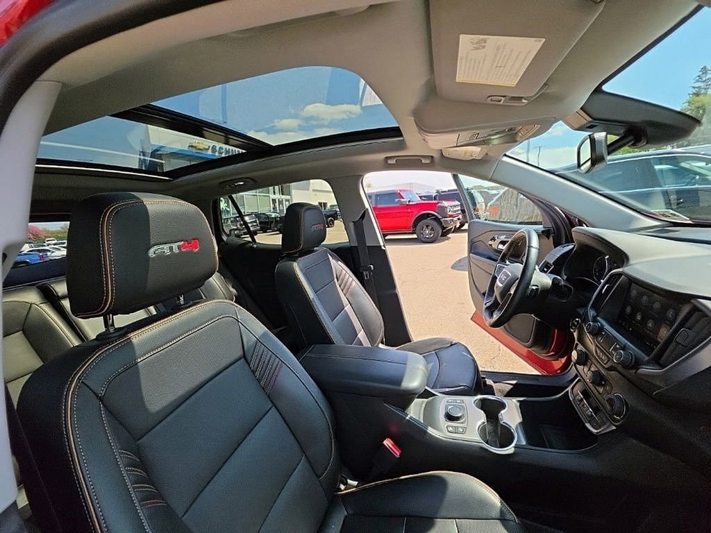 Used 2023 GMC Terrain AT4 image 31