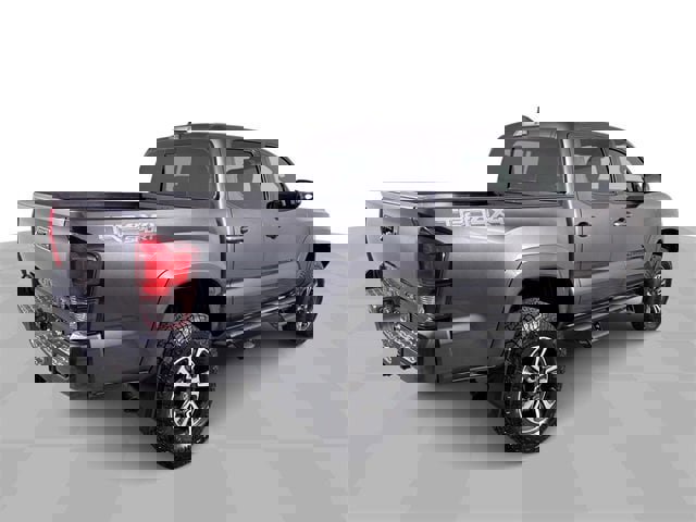 Used 2019 Toyota Tacoma TRD Sport w/ Technology Package image 8