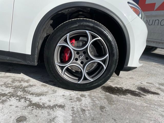 Used 2022 Alfa Romeo Stelvio Sprint image 38