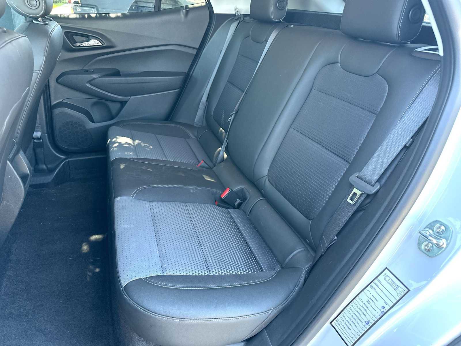 Used 2025 Chevrolet Trax LT w/ LT Convenience Package image 23