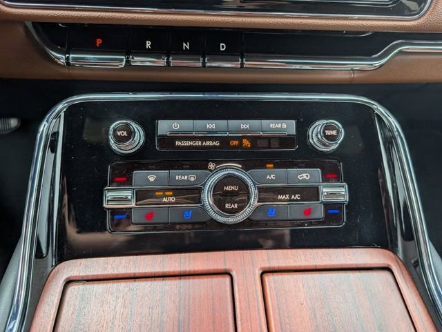 Used 2022 Lincoln Navigator Reserve image 17