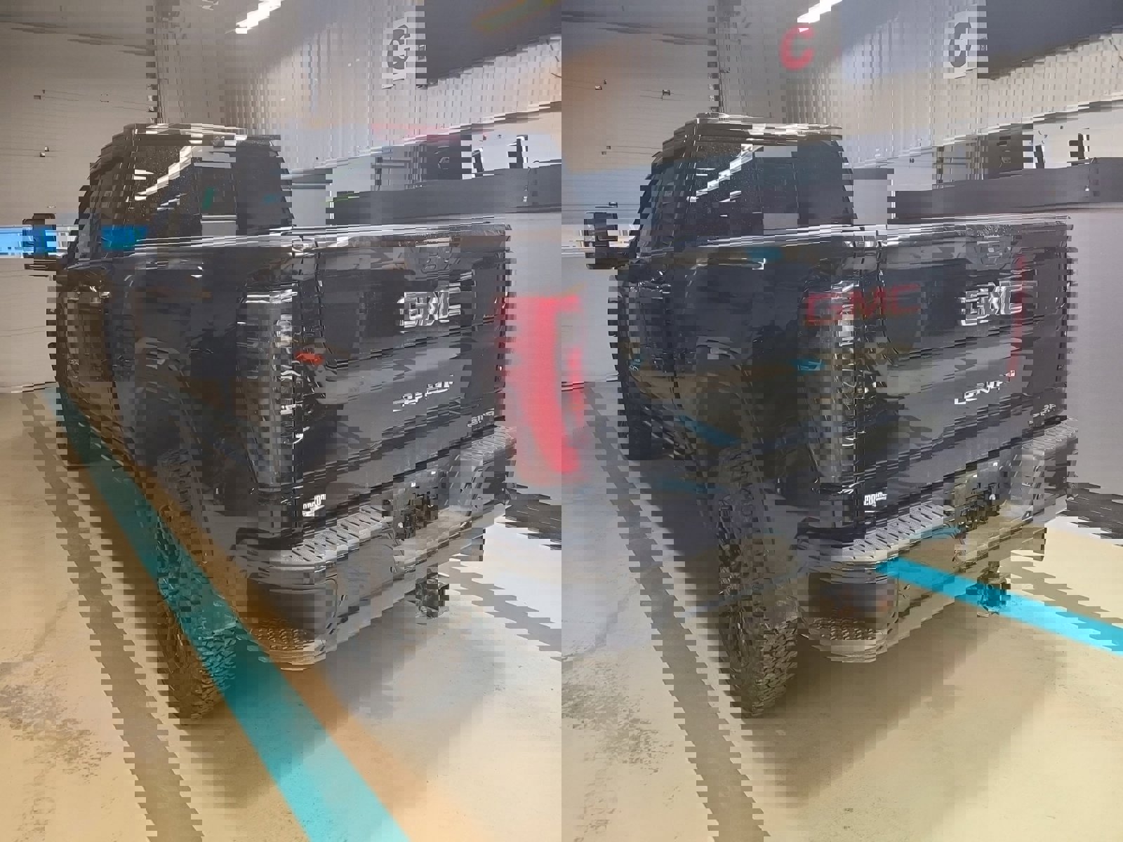 Used 2024 GMC Sierra 2500 Denali w/ Denali Reserve Package image 7