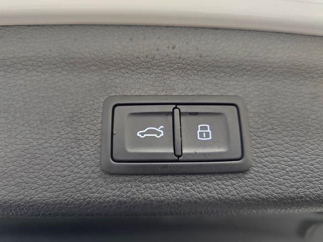 Certified 2025 Audi Q3 2.0T Premium w/ Convenience Package image 36