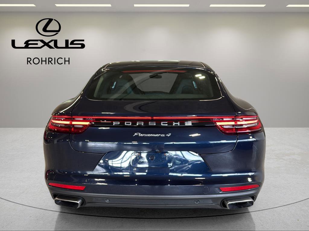 Used 2018 Porsche Panamera 4 image 28