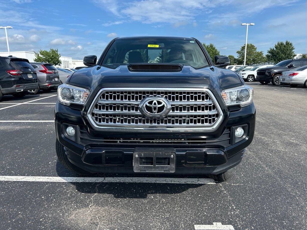 Used 2016 Toyota Tacoma TRD Sport w/ Premium & Technology Package AWD/4WD image 2