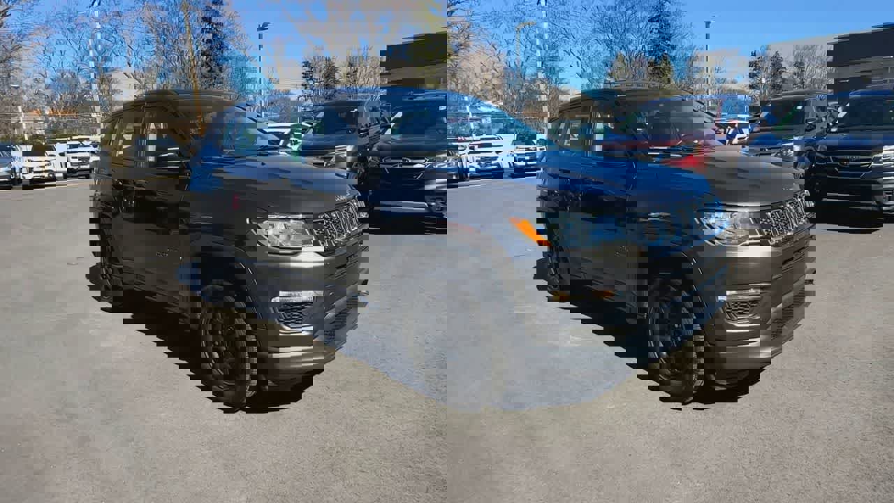 Used 2019 Jeep Compass Sport image 2