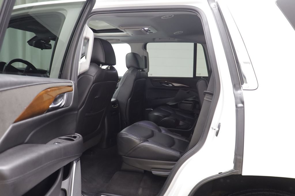 Used 2020 Cadillac Escalade Premium Luxury image 15