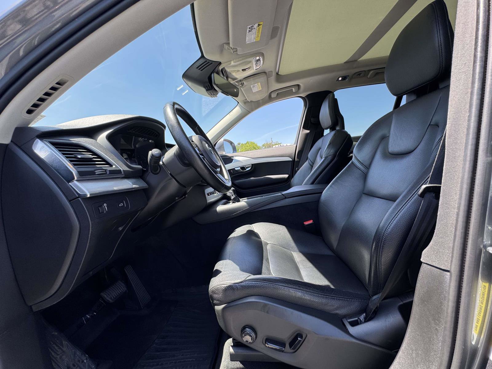 Used 2018 Volvo XC90 T6 Momentum w/ Convenience Package AWD/4WD image 21