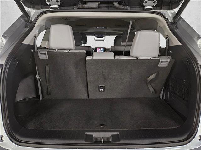 Used 2021 Toyota Highlander XLE image 6