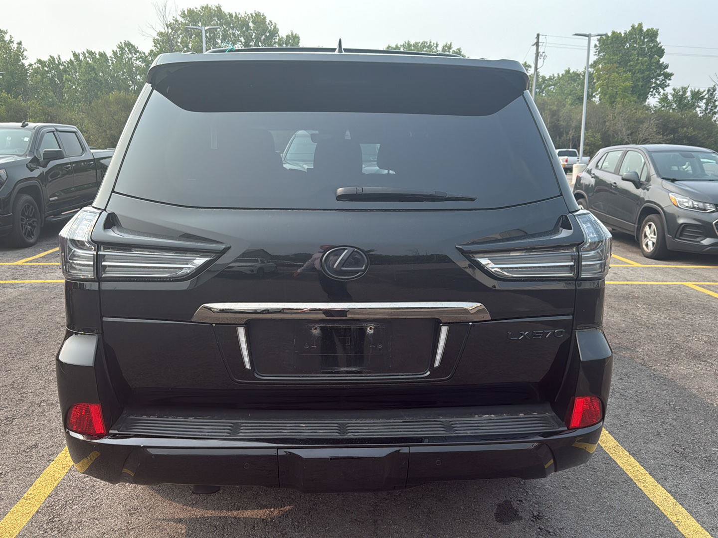 Used 2021 Lexus LX 570 4WD w/ Inspiration Series #2 image 2