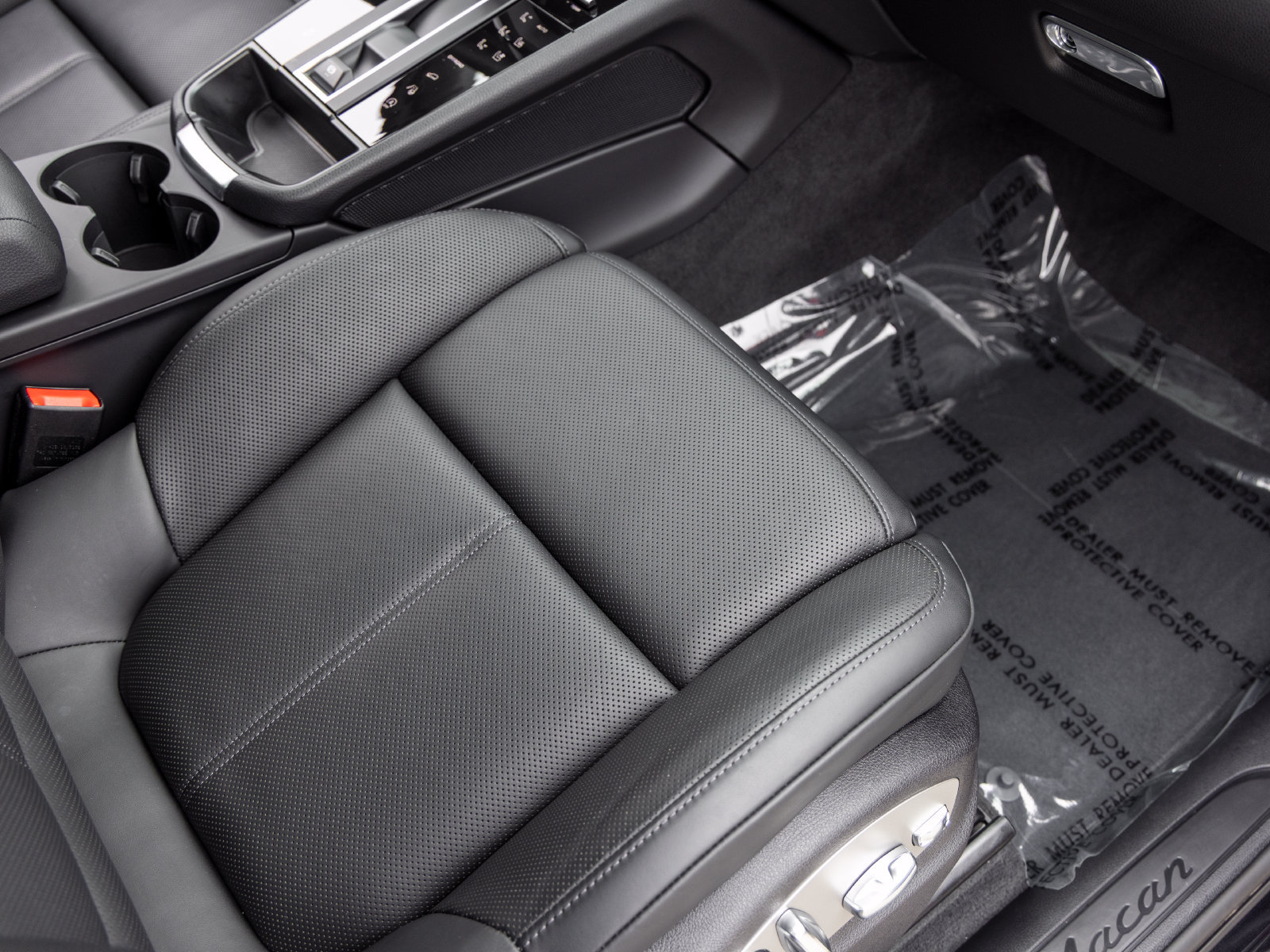 Used 2026 Porsche Macan AWD/4WD image 60
