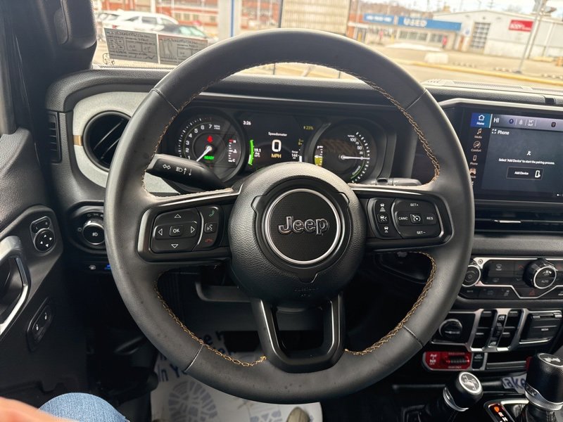 Used 2024 Jeep Wrangler Unlimited image 25