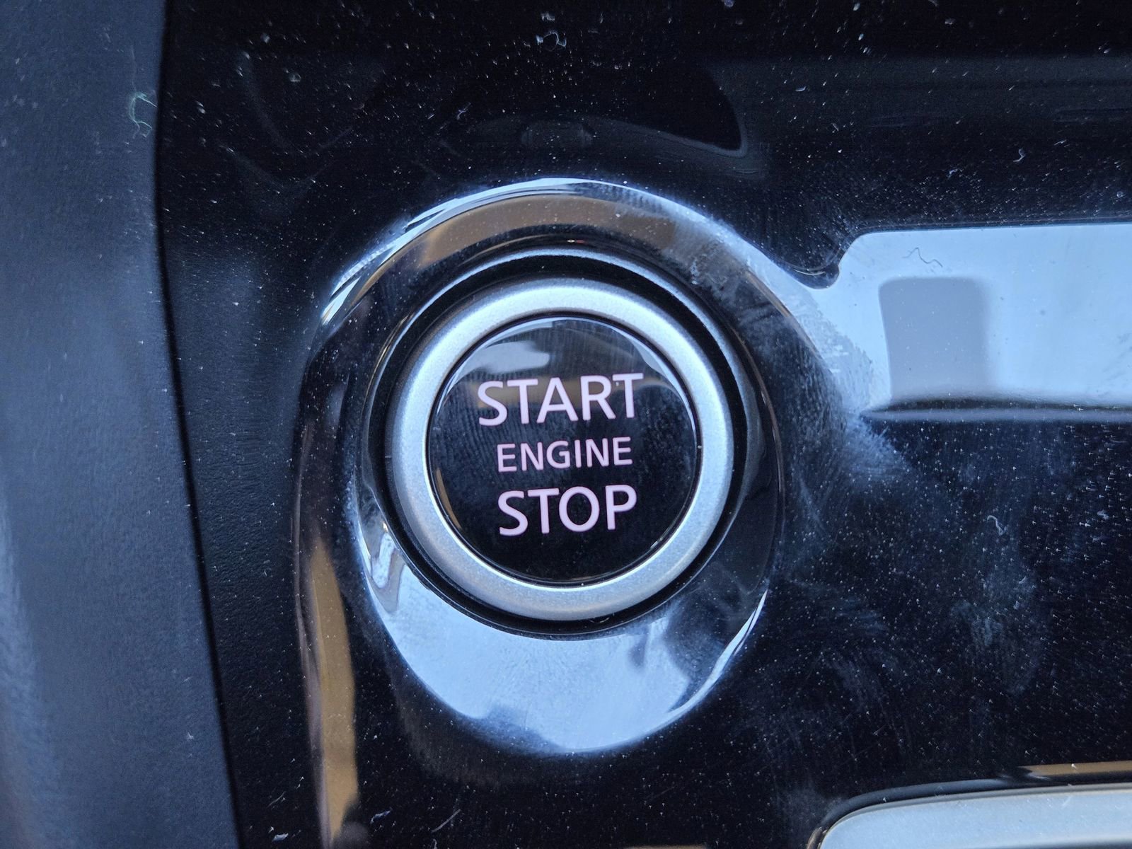 New 2025 Nissan Versa SR image 18