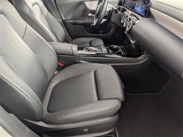 Used 2025 Mercedes-Benz CLA 250 4MATIC image 31