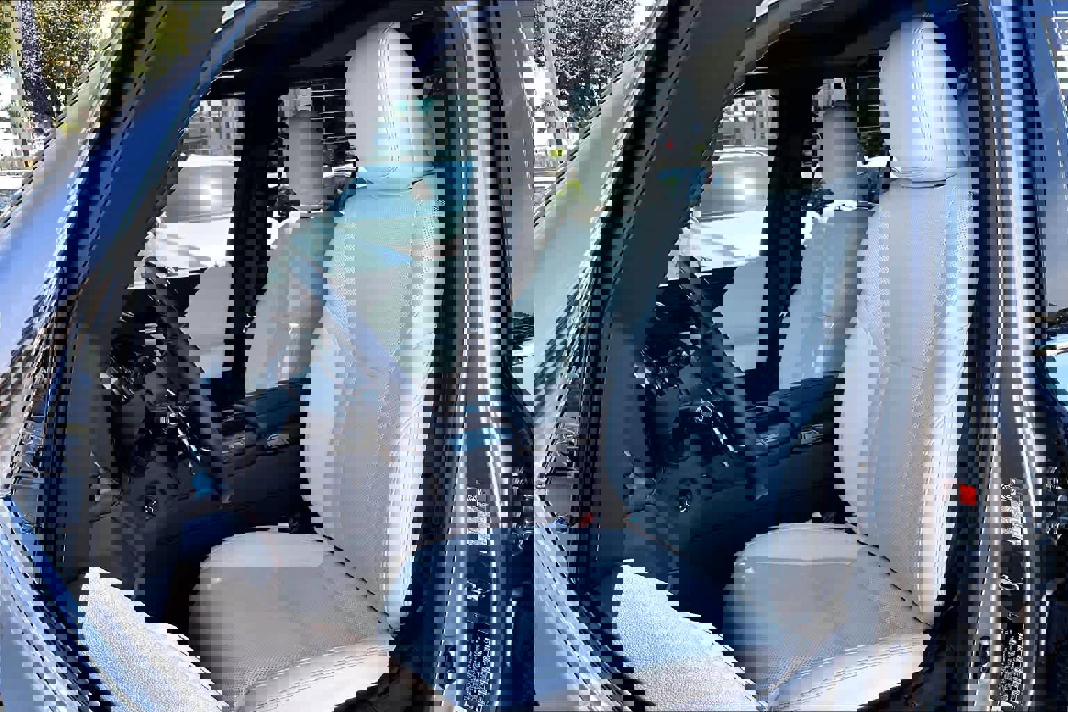 Used 2024 Lexus LX 600 4WD w/ Luxury Package image 7