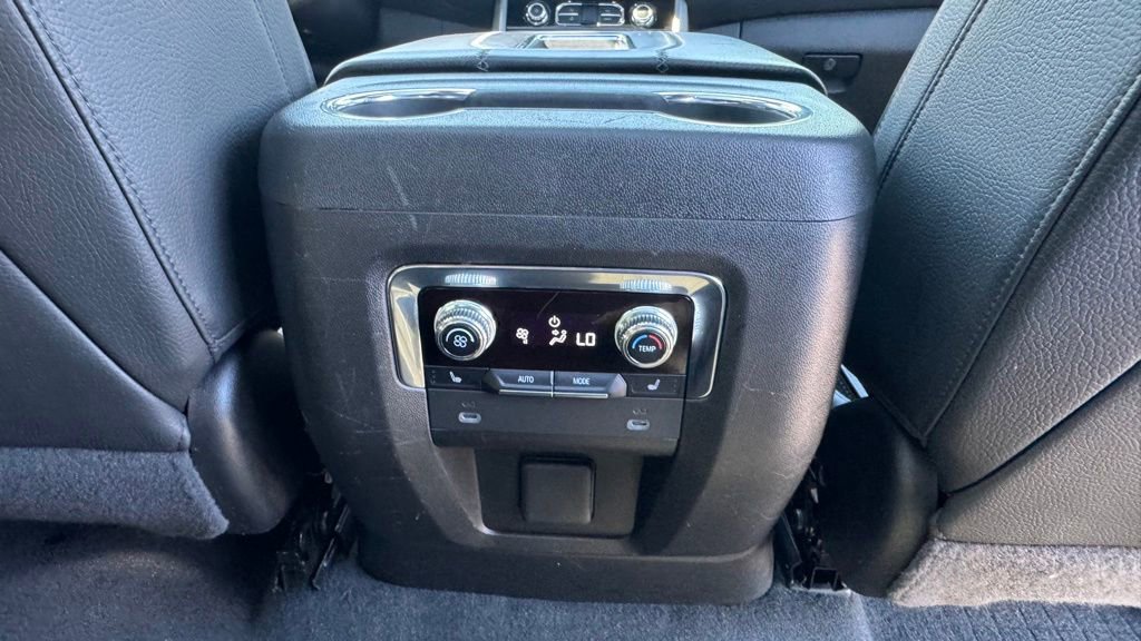 Used 2022 GMC Yukon Denali AWD/4WD image 15