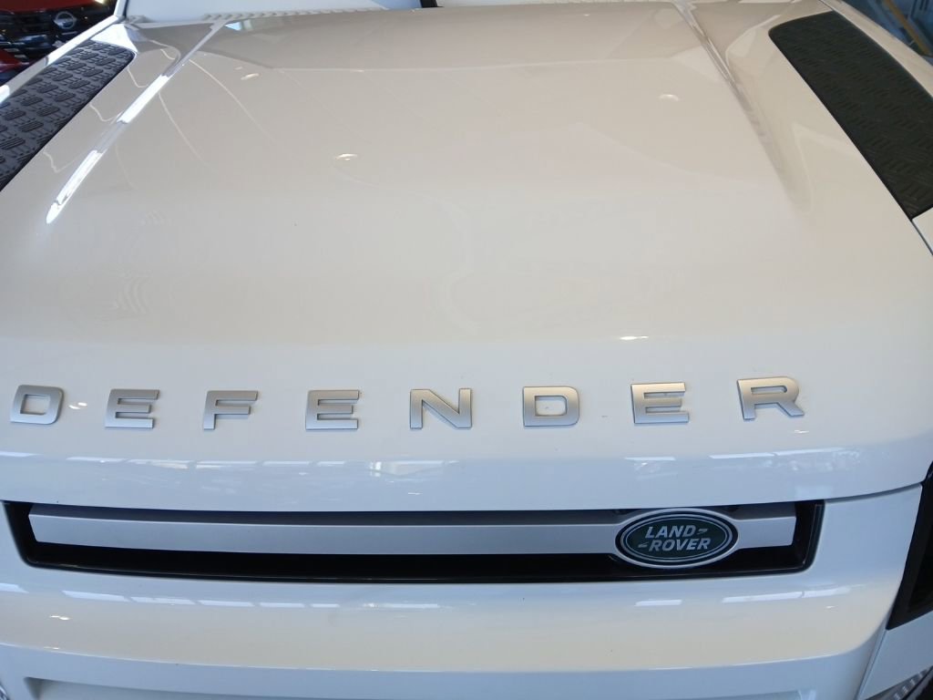 Used 2024 Land Rover Defender 110 S image 17