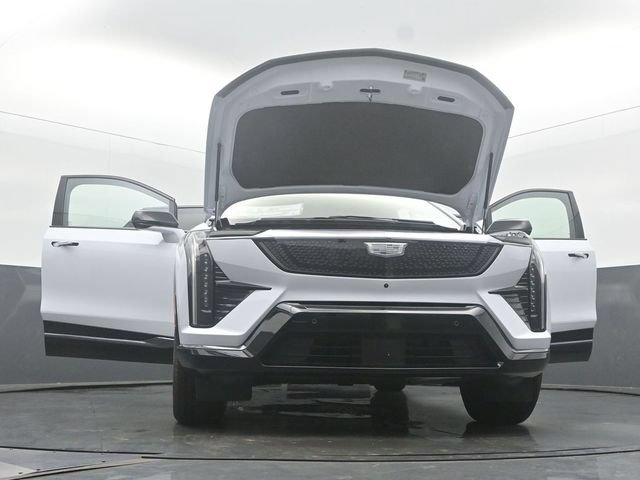 New 2026 Cadillac Optiq Sport 1 w/ LPO, Floor Liner Package AWD/4WD image 59