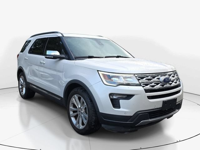Used 2019 Ford Explorer XLT w/ Equipment Group 202A FWD image 3