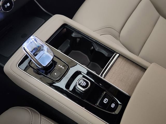 New 2026 Volvo XC90 T8 Core w/ Protection Package AWD/4WD image 19
