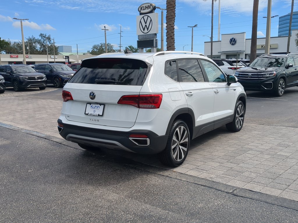 Certified 2022 Volkswagen Taos SE FWD image 3