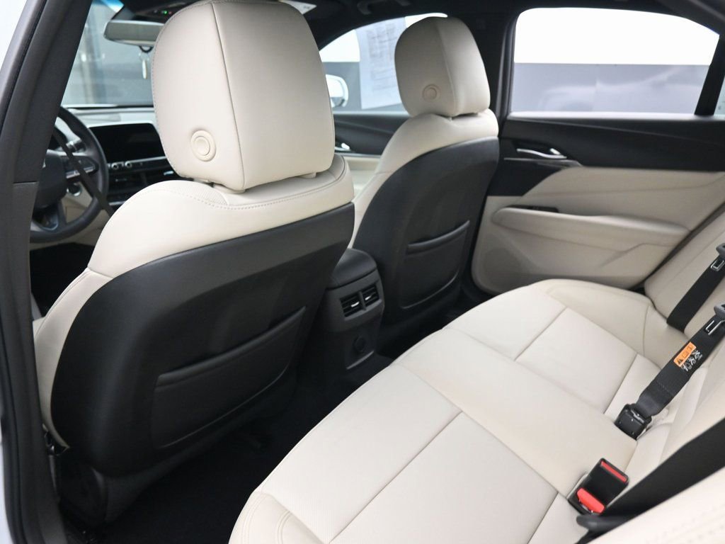 Used 2025 Cadillac CT4 Premium Luxury image 30