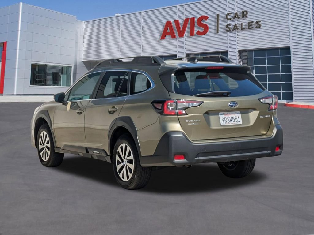 Used 2025 Subaru Outback Premium image 9