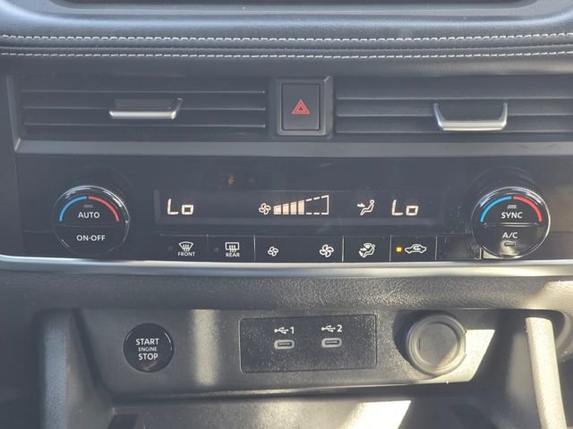 Used 2024 Nissan Rogue SV image 21