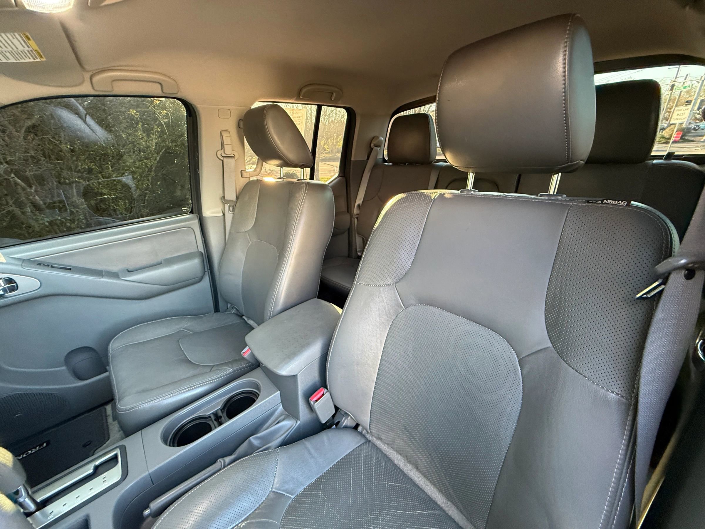 Used 2014 Nissan Frontier SL image 34