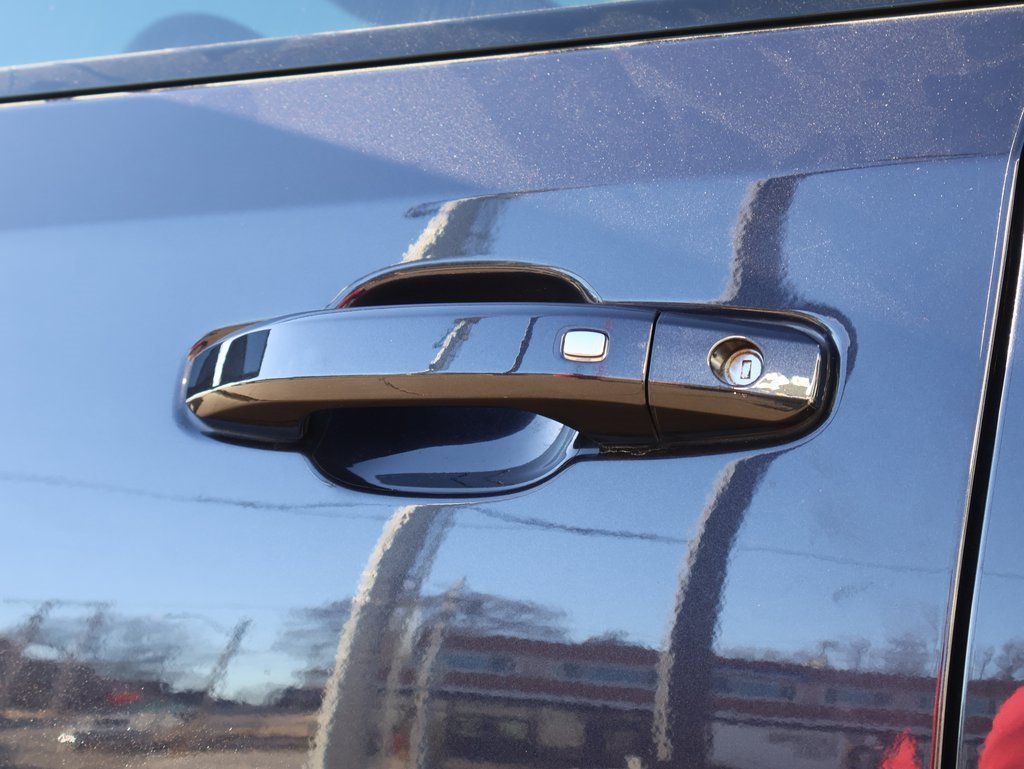 Used 2023 GMC Sierra 1500 AT4 w/ AT4 Premium Package image 26