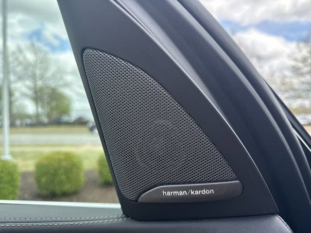 Certified 2024 BMW X5 xDrive50e w/ Premium Package image 21