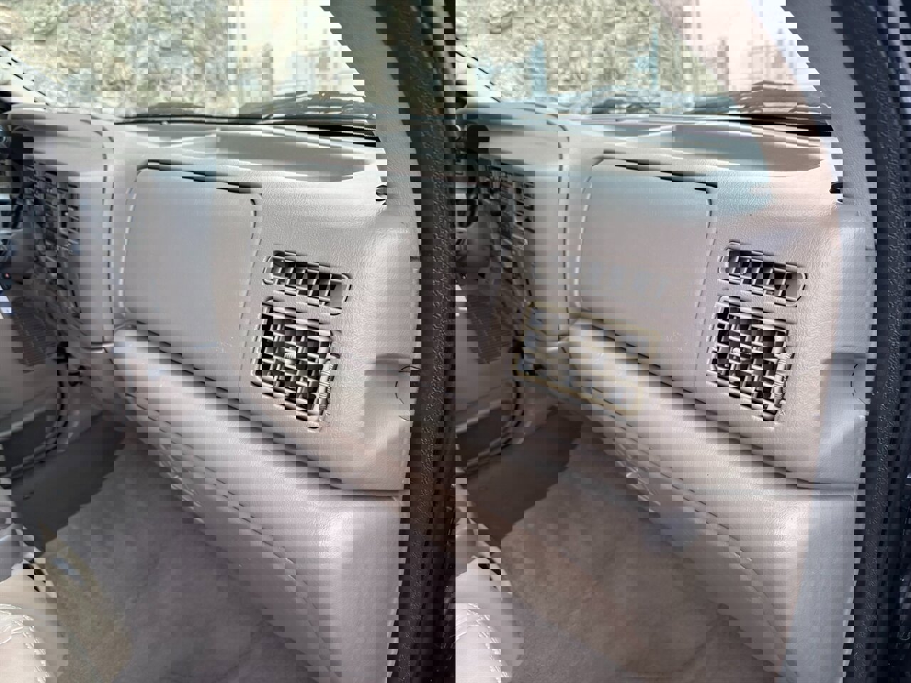 Used 2003 Ford Excursion Limited image 36