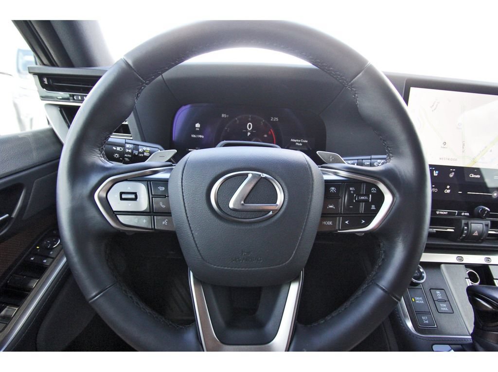 Used 2025 Lexus GX 550 w/ Accessory Package (2T) AWD/4WD image 15