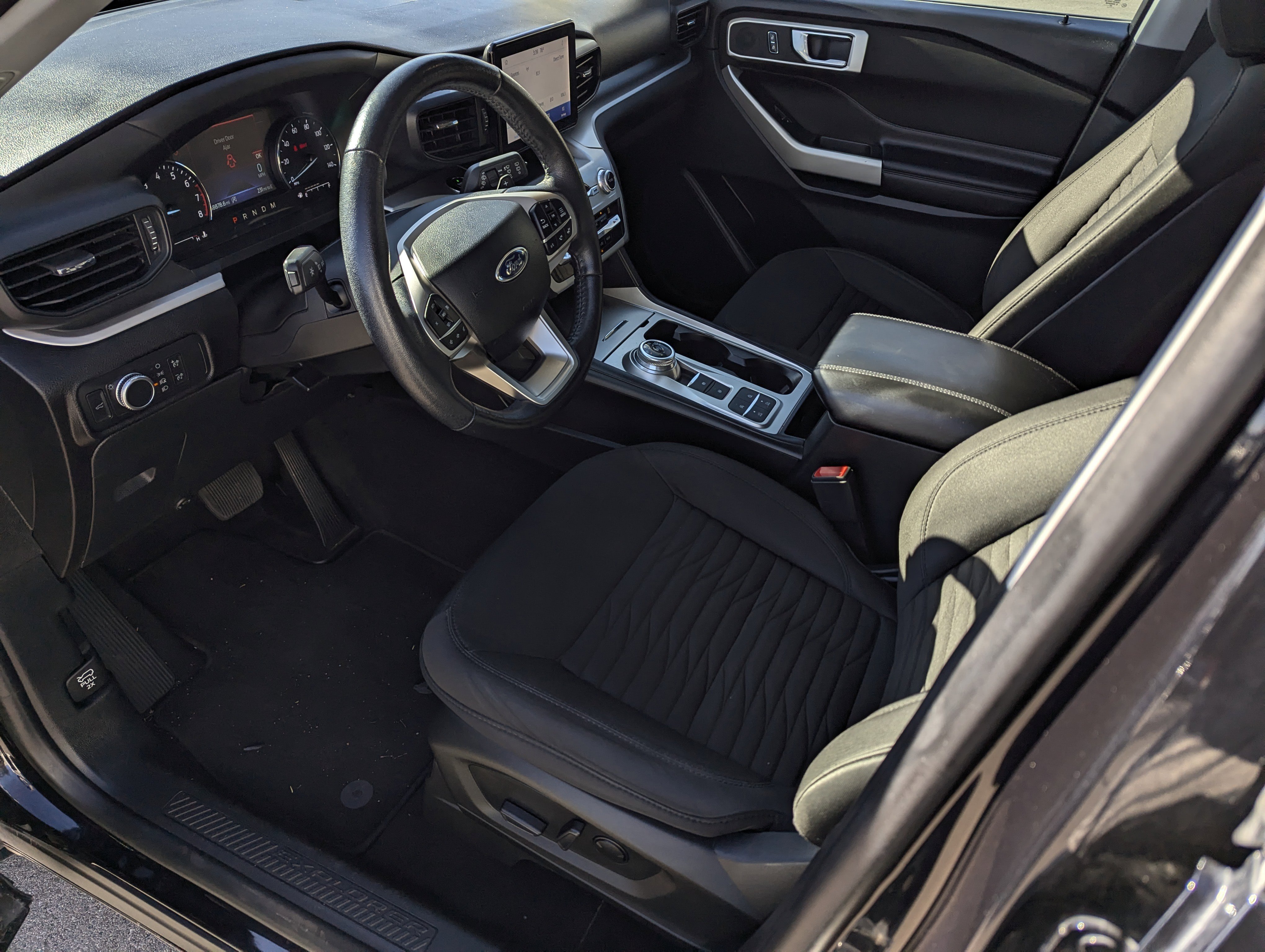 Used 2020 Ford Explorer XLT image 9