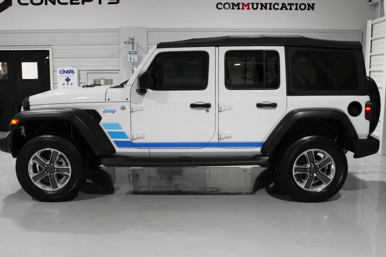 Used 2020 Jeep Wrangler Unlimited Sport S image 4