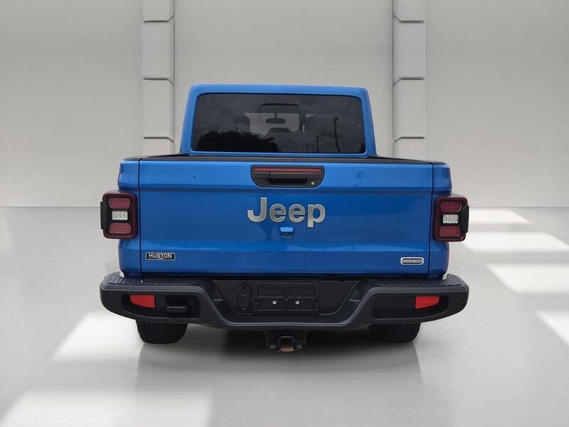 Certified 2020 Jeep Gladiator Overland w/ Safety Group AWD/4WD image 4
