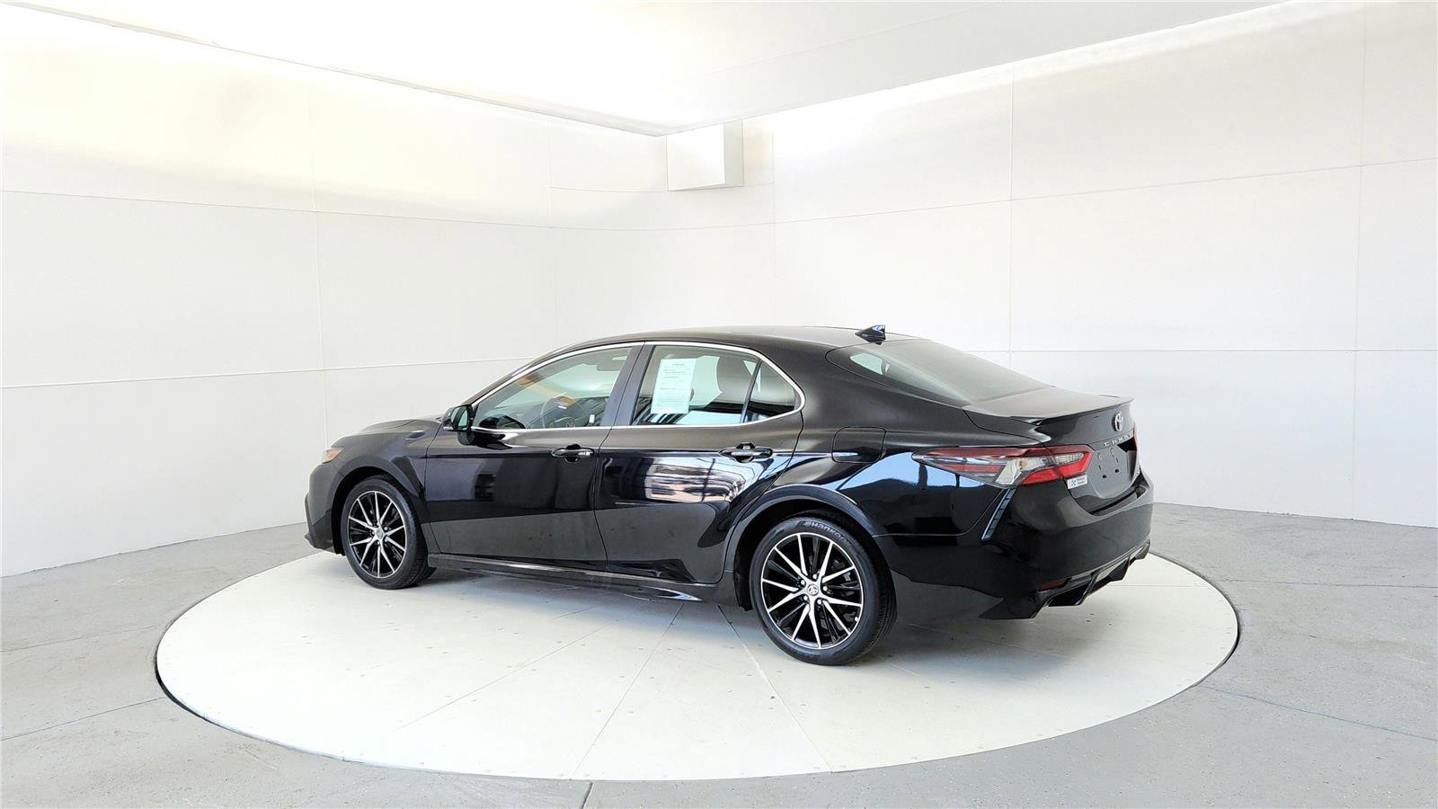 Certified 2024 Toyota Camry SE w/ Cold Weather Package FWD image 4
