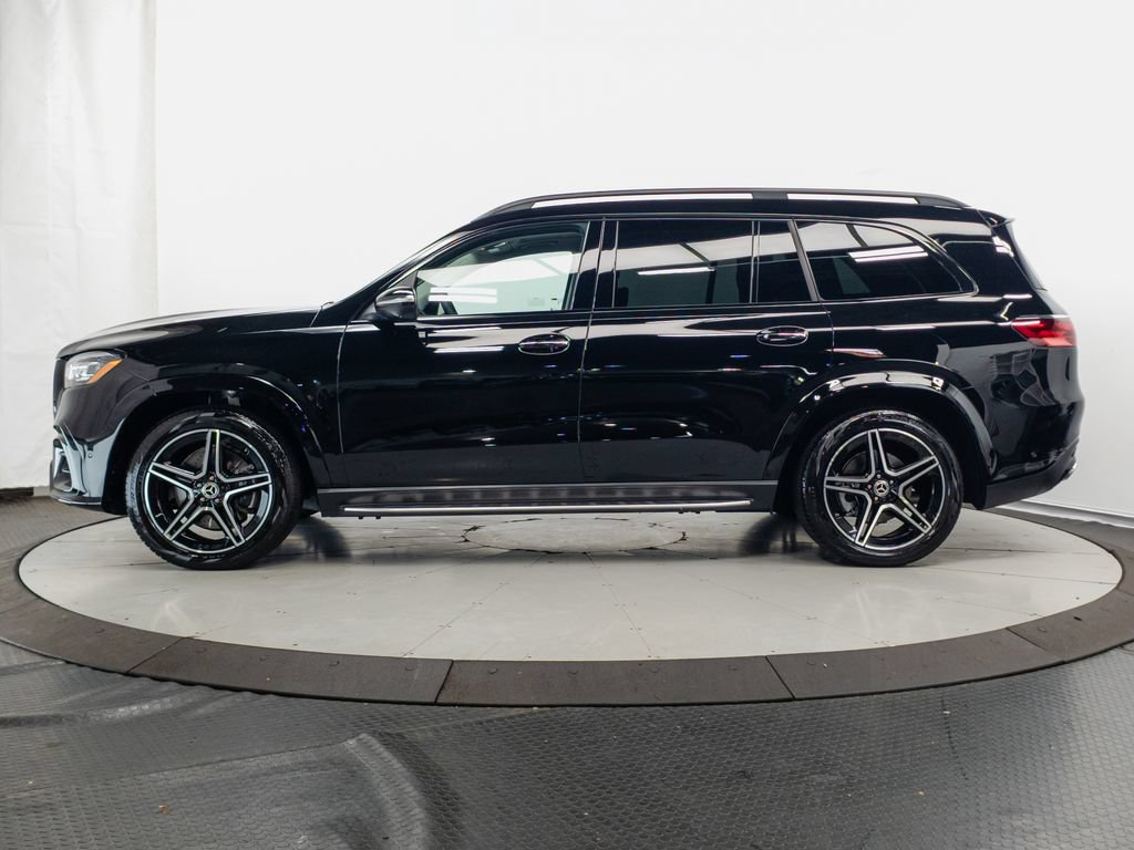 Used 2026 Mercedes-Benz GLS 450 4MATIC image 4