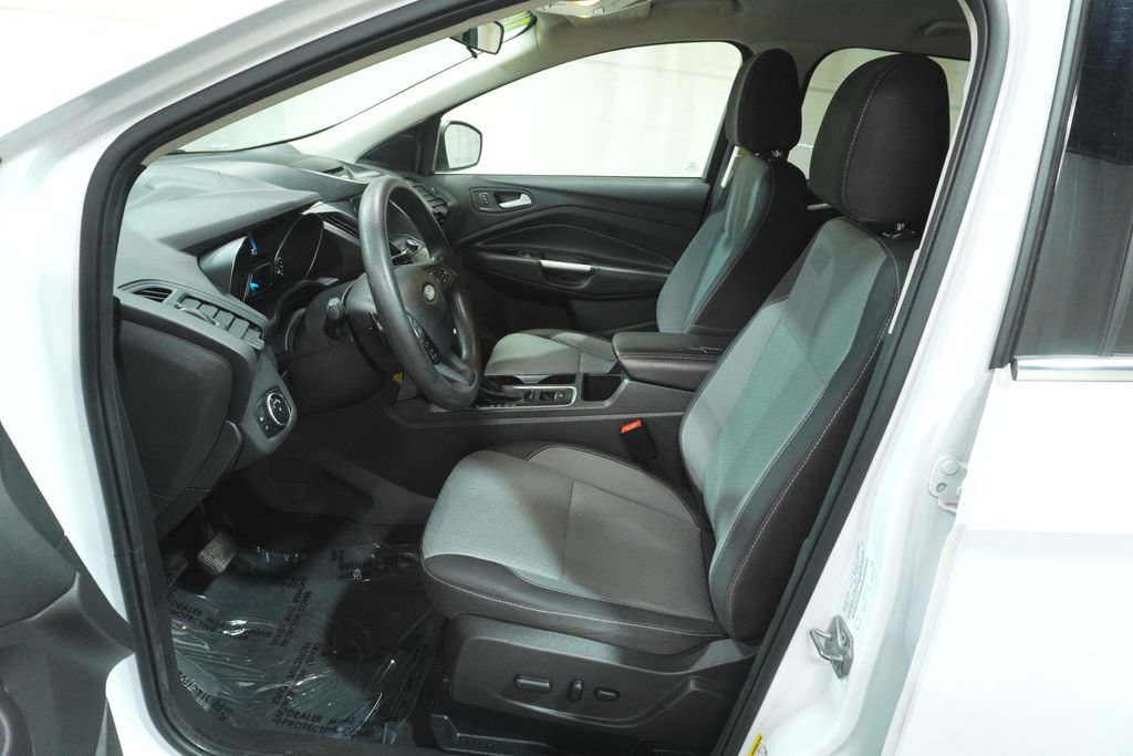 Used 2017 Ford Escape SE w/ Equipment Group 201A AWD/4WD image 11