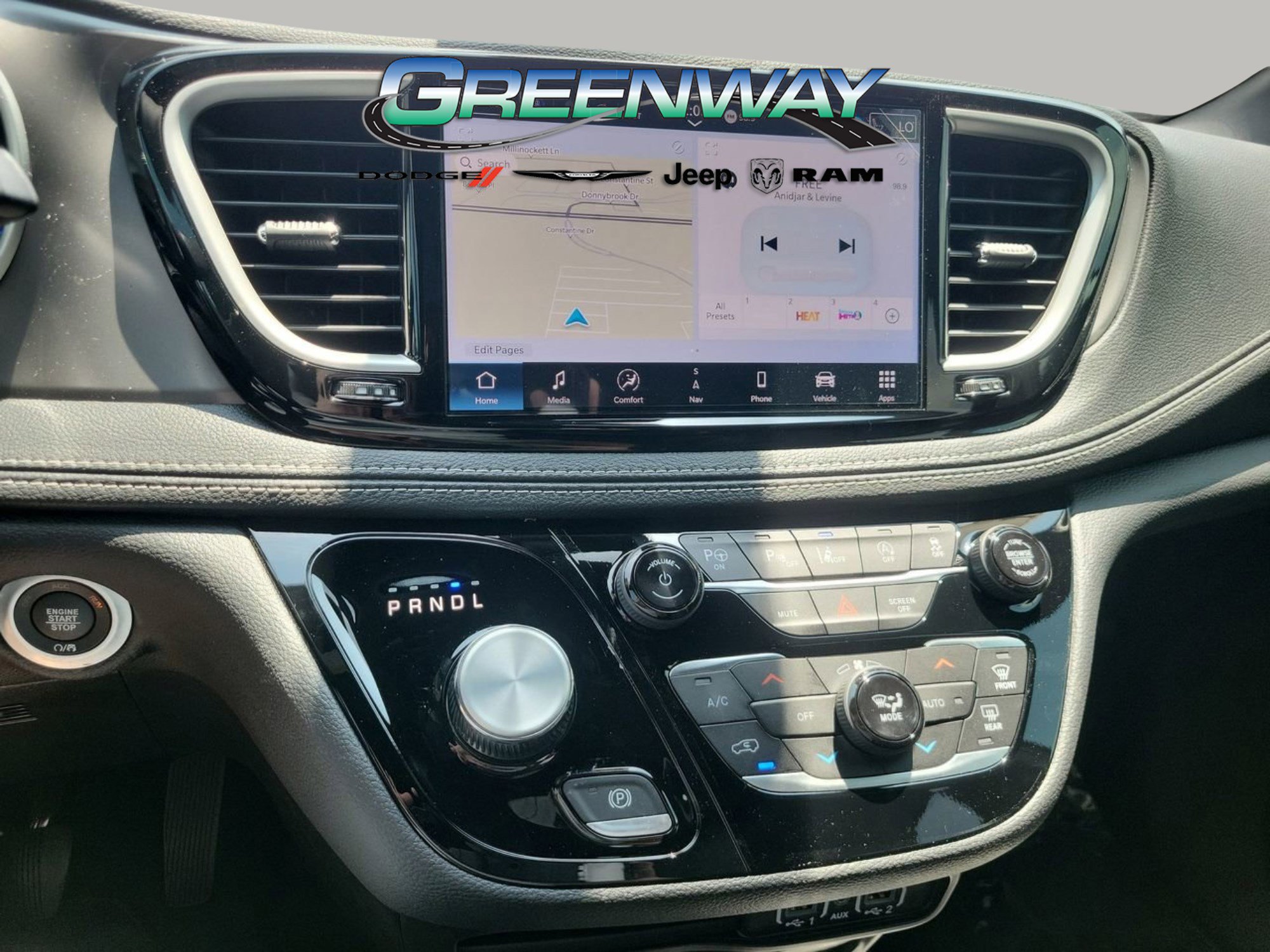 New 2025 Chrysler Pacifica Select w/ Uconnect Theater Family Group image 21