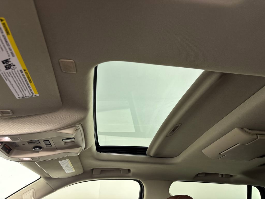 Used 2020 Cadillac Escalade Premium Luxury image 25