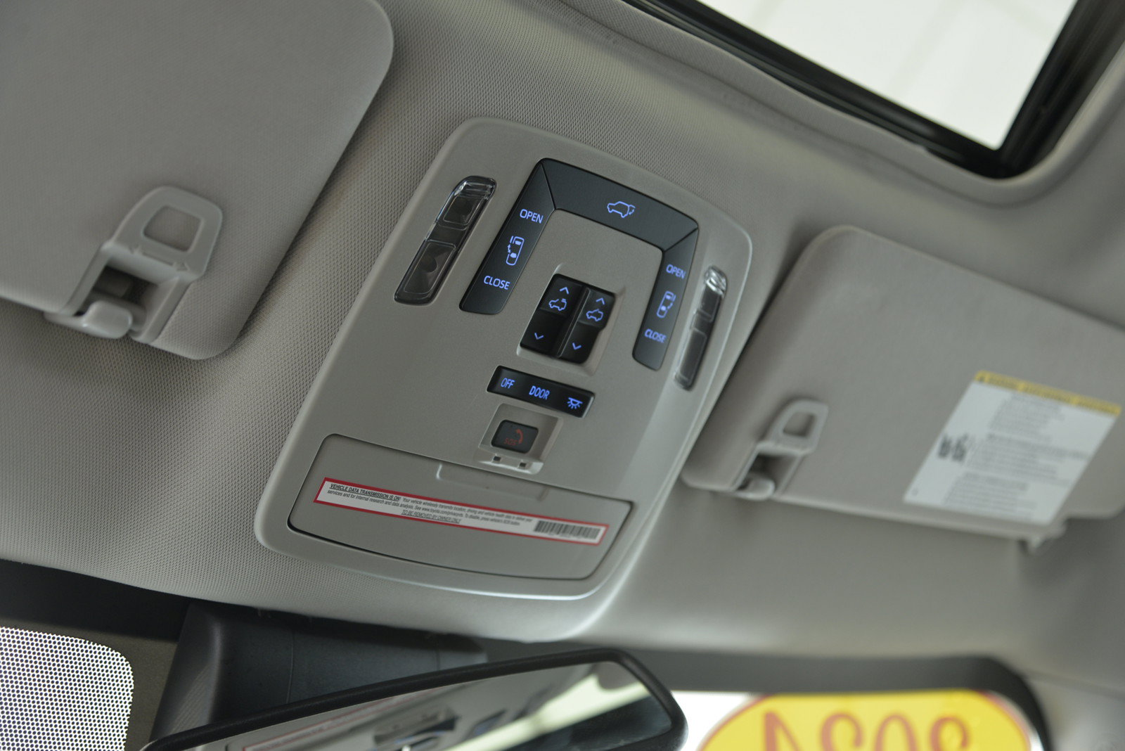 Used 2024 Toyota Sienna XLE AWD/4WD image 30