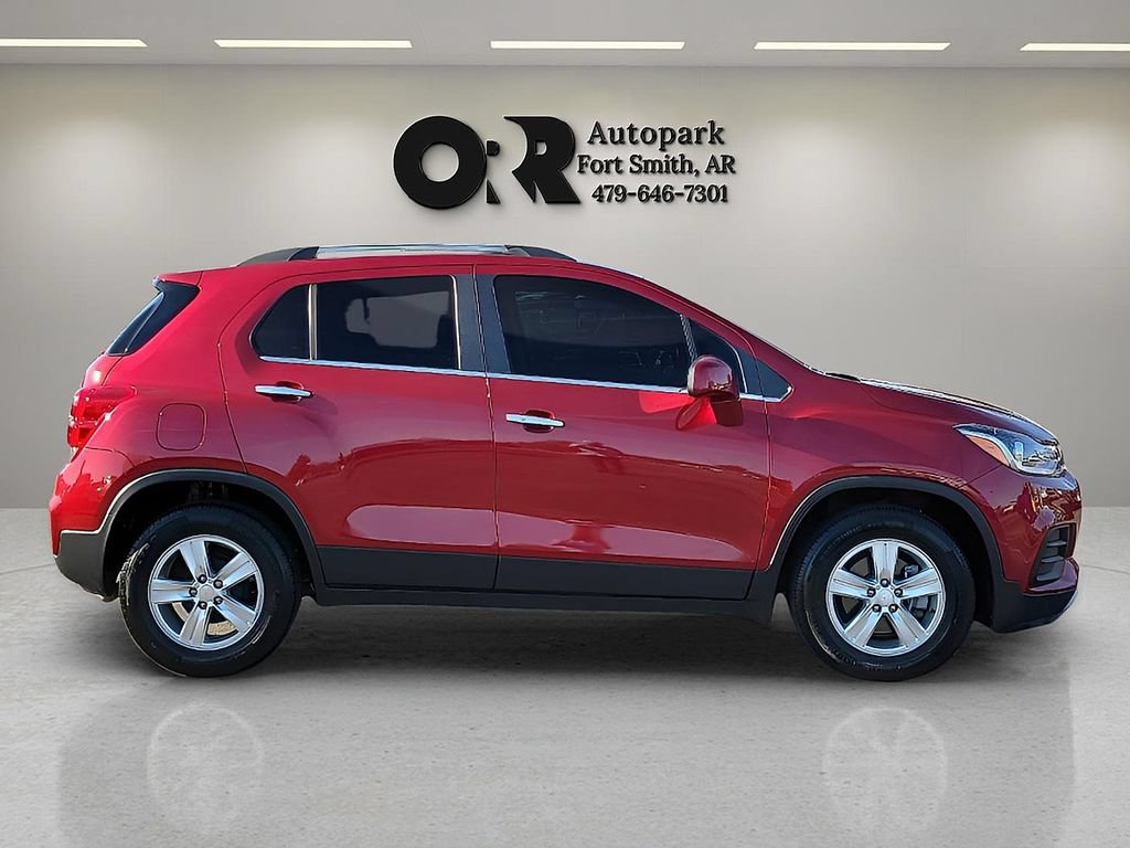 Used 2019 Chevrolet Trax LT w/ LT Convenience Package FWD image 6