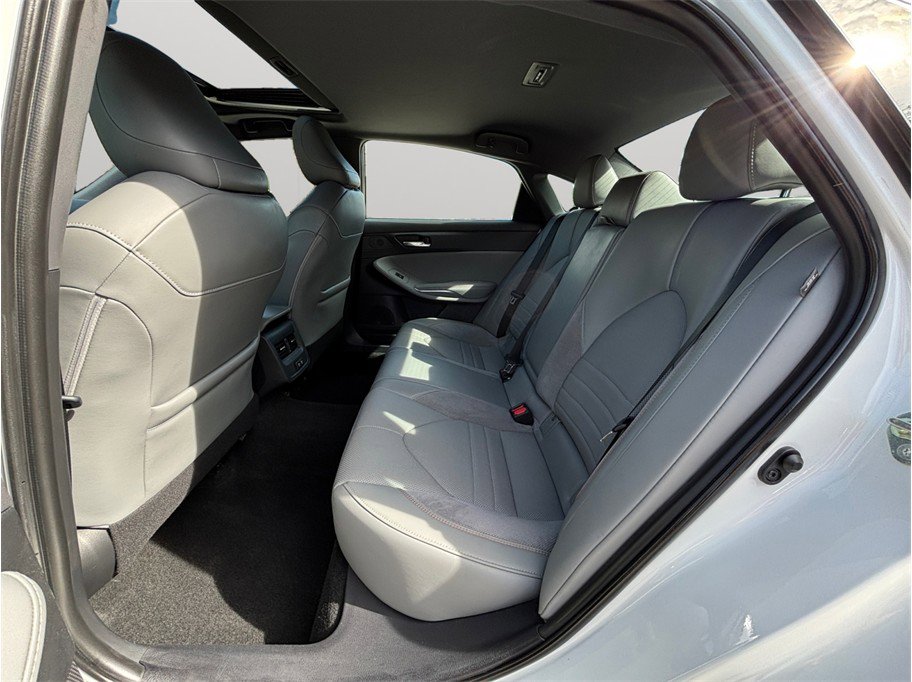 Used 2020 Toyota Avalon XSE FWD image 37