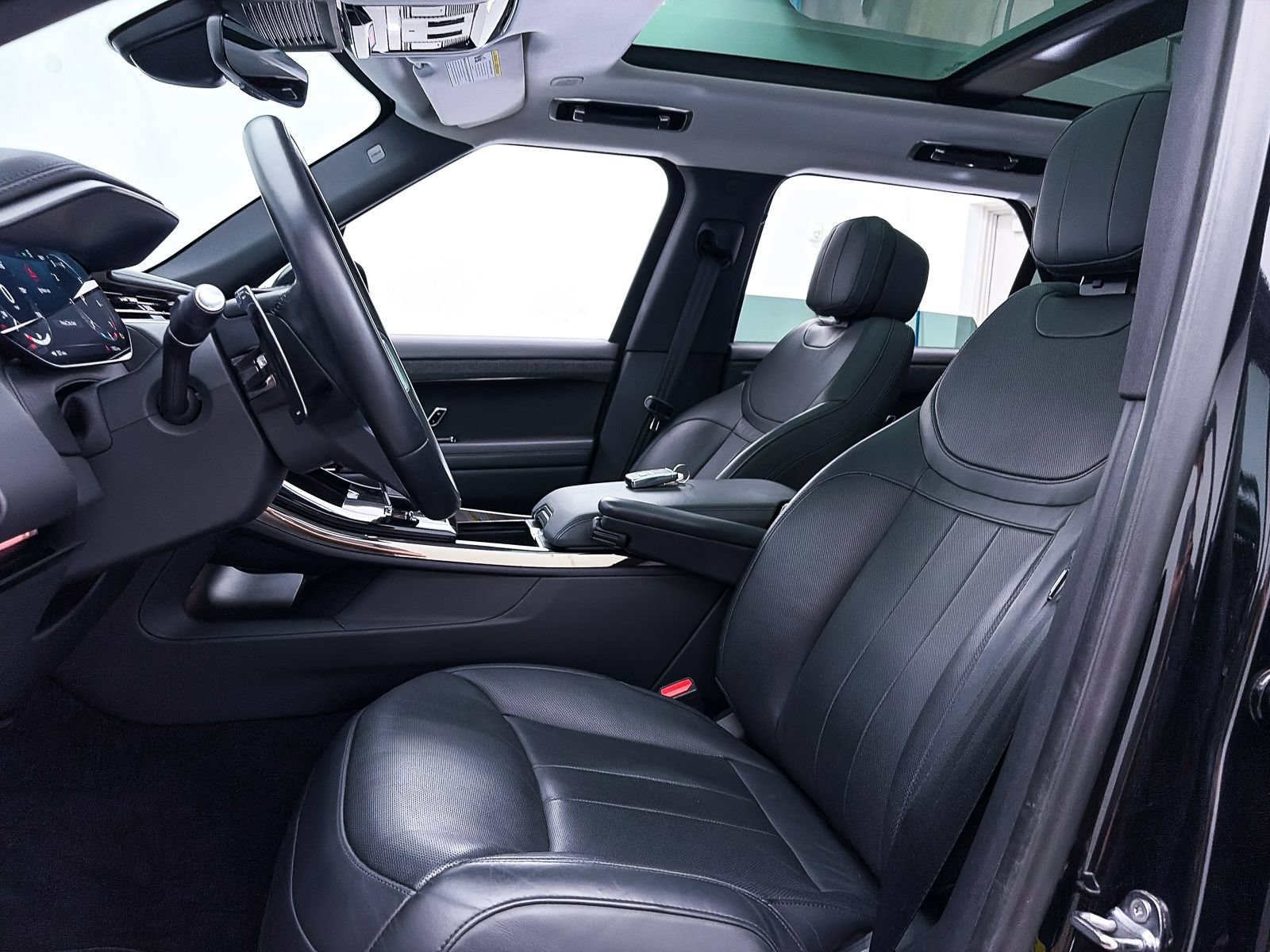 Used 2024 Land Rover Range Rover Sport SE AWD/4WD image 20